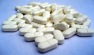 Uống 40 viên paracetamol, nam sinh 14 tuổi phải nhập viện cấp cứu