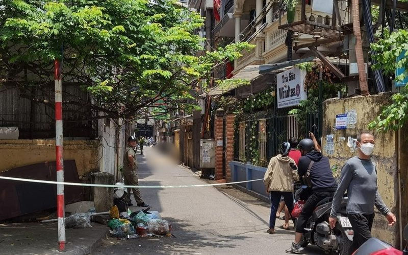 Nam thanh niên rơi từ tầng 6 khách sạn ở Hà Nội xuống đất tử vong