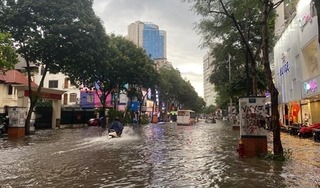 Nguyên nhân gây mưa lớn, nhiều nơi tại Hà Nội ngập lụt nặng