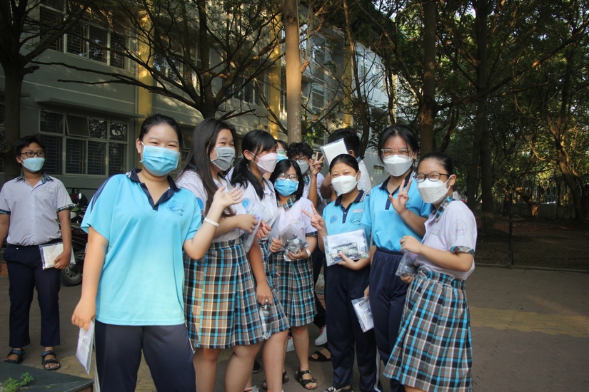 TPHCM: Kỳ thi không thể nào quên của 2 nam sinh có người viết bài hộ