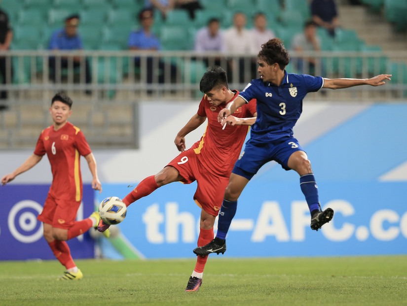 Siêu phẩm của Văn Tùng lọt top bàn thắng đẹp nhất vòng bảng U23 châu Á 2022