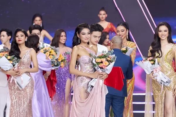 Bán kết Hoa hậu Hoàn vũ Việt Nam 2022: Nhiều giải thưởng phụ gây bất ngờ