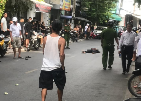 Mâu thuẫn, 2 nhóm người mang hung khí hỗn chiến trên phố Đà Nẵng
