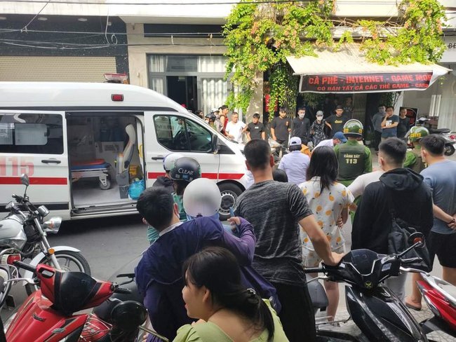 Mâu thuẫn, 2 nhóm người mang hung khí hỗn chiến trên phố Đà Nẵng
