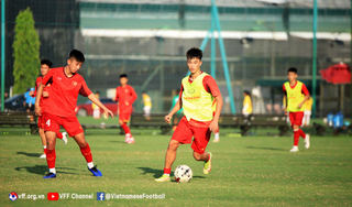 Nhìn U19 Việt Nam, báo Trung Quốc thở dài về đội nhà