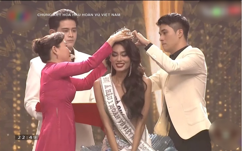 Ngọc Châu đăng quang Hoa hậu Hoàn vũ Việt Nam 2022