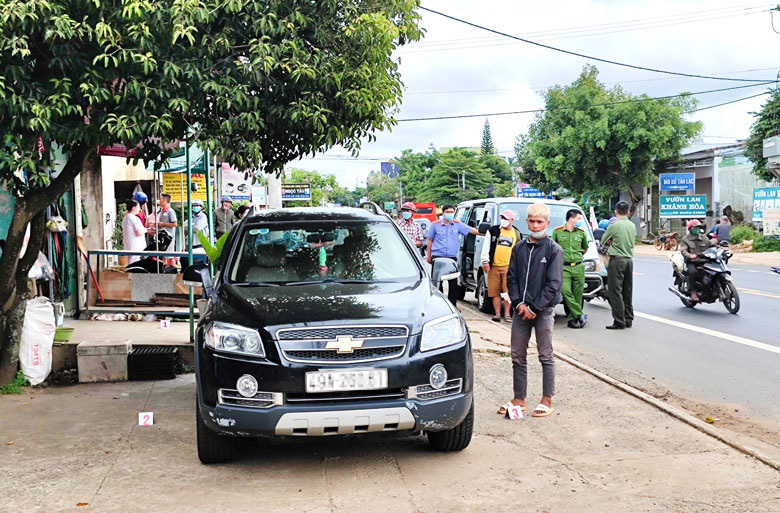 Bắt kẻ trộm túi xách có hơn 120 triệu đồng trong ô tô quên đóng c