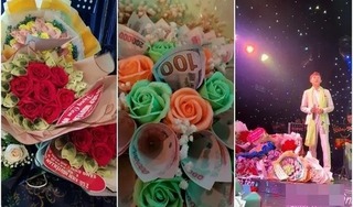 Hồ Văn Cường được khán giả tặng hoa tiền bạc triệu