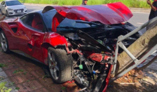 Volvo Hà Nội nói gì khi nhân viên lái siêu xe Ferrari tông vào gốc cây?