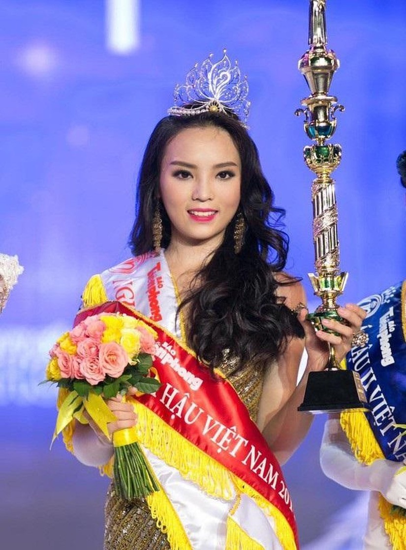 Loạt thị phi lớn nhất của hoa hậu Việt sau đăng quang: Từ quảng cáo web 18+ tới hút thuốc lá, bóng cười