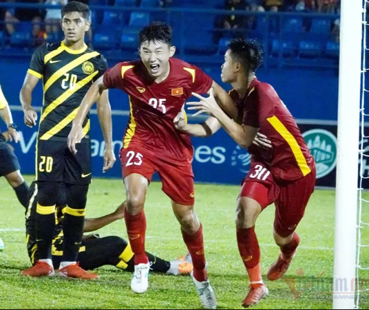 HLV Đinh Thế Nam hài lòng với trận thắng Malaysia