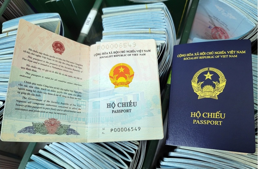 Thêm một quốc gia tạm dừng công nhận mẫu hộ chiếu mới của Việt Nam