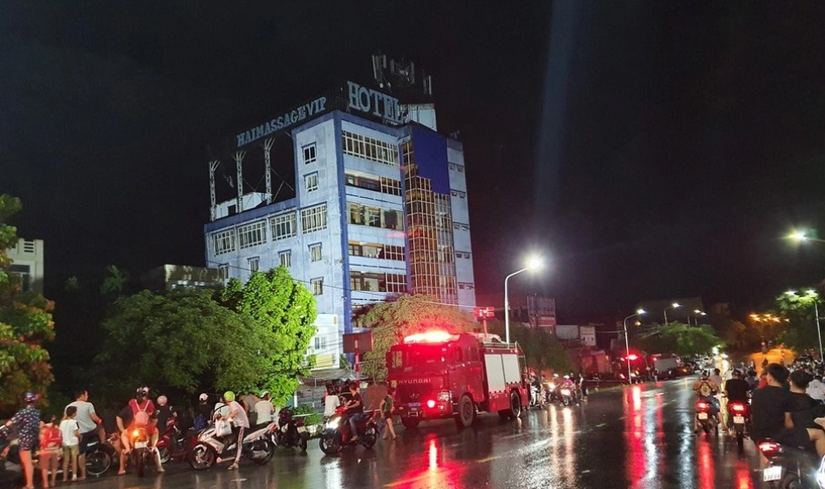 Nhà 6 tầng ở Hải Phòng đổ sập trong đêm sau tiếng động lớn 
