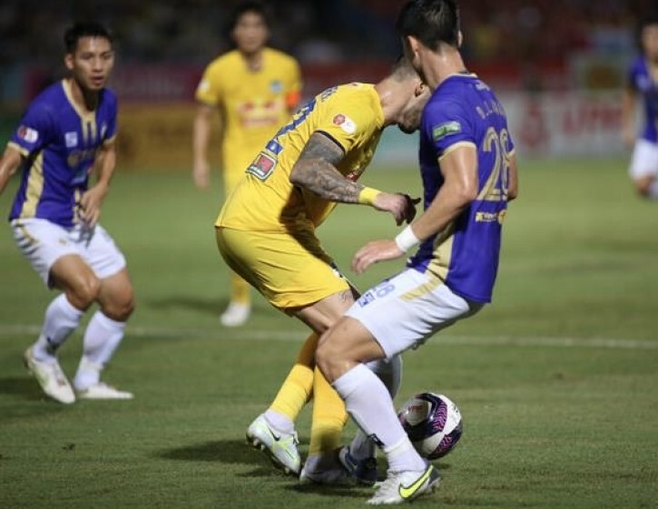 CLB HAGL mất oan phạt đền trước Hà Nội FC