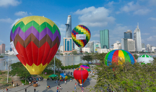TP Hồ Chí Minh: Thả khinh khí cầu kéo đại kỳ 1.800m2 mừng Quốc khánh 2/9