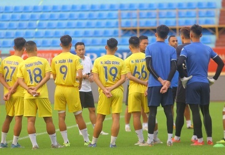 CLB Nam Định hạ giá vé kêu gọi khán giả tới sân cổ vũ cho đội nhà