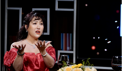 Phi Thanh Vân: 'Chồng cũ lấy mã tấu chém nát đồ đạc trong nhà'