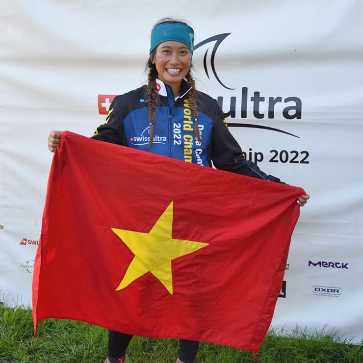 Cô gái thép Việt Nam vô địch cuộc thi bơi 38 km, đạp xe 1800 km, chạy bộ 422 km liên tục trong 14 ngày