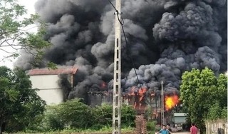 Cháy xưởng chăn ga gối đệm ở Hà Nội, ba mẹ con tử vong