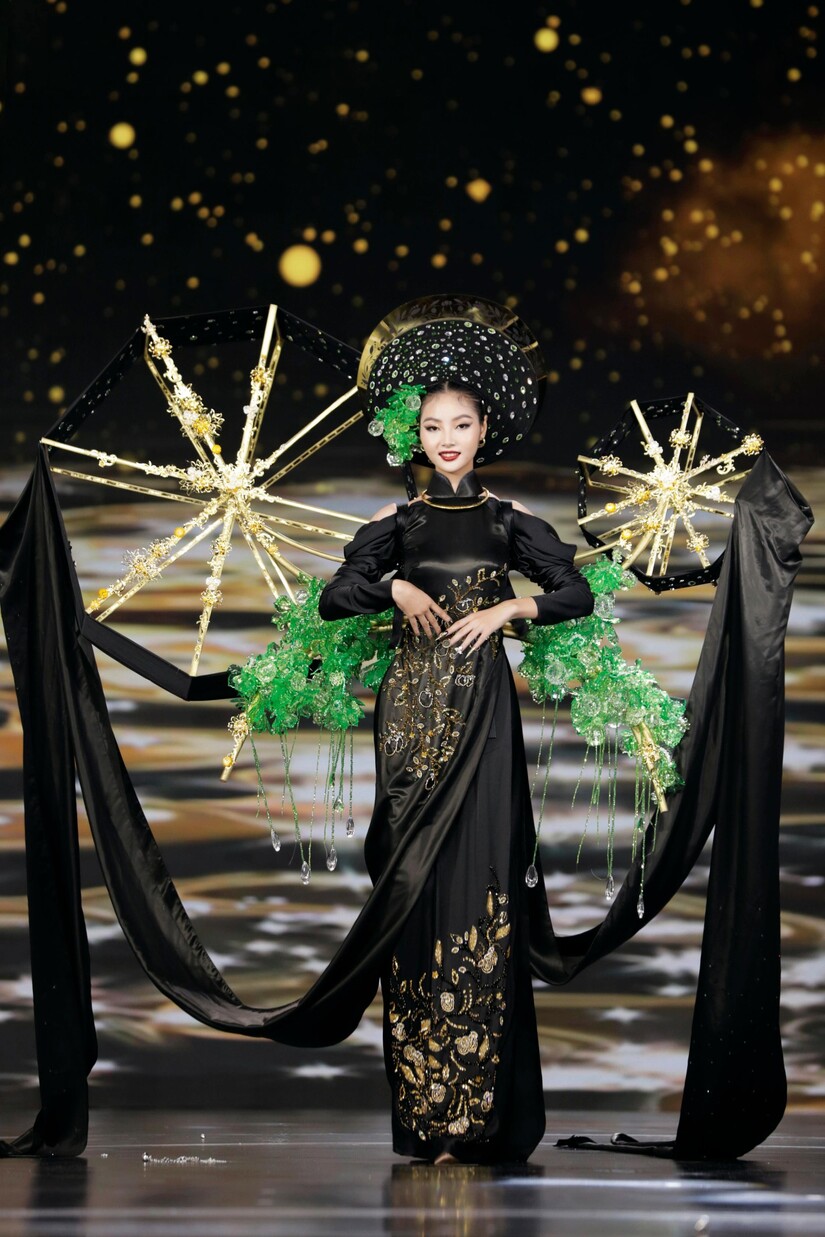 Mãn nhãn ngắm Hoa hậu Thùy Tiên, Tiểu Vy và Top 50 Miss Grand Vietnam 2022 trình diễn trước chung kết