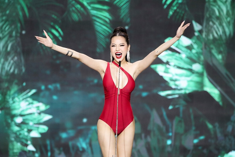 BTC Miss Grand Vietnam 2022 nói gì khi màn hô tên và trình diễn bikini của thí sinh bị chê tấu hài, lố bịch?