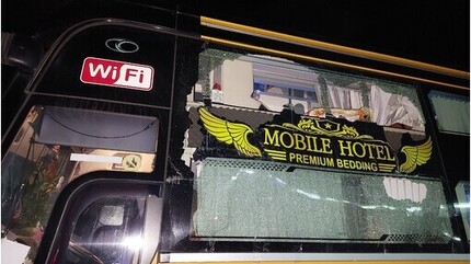 Kon Tum: Xe khách bị ném đá vỡ kính trên đường Hồ Chí Minh