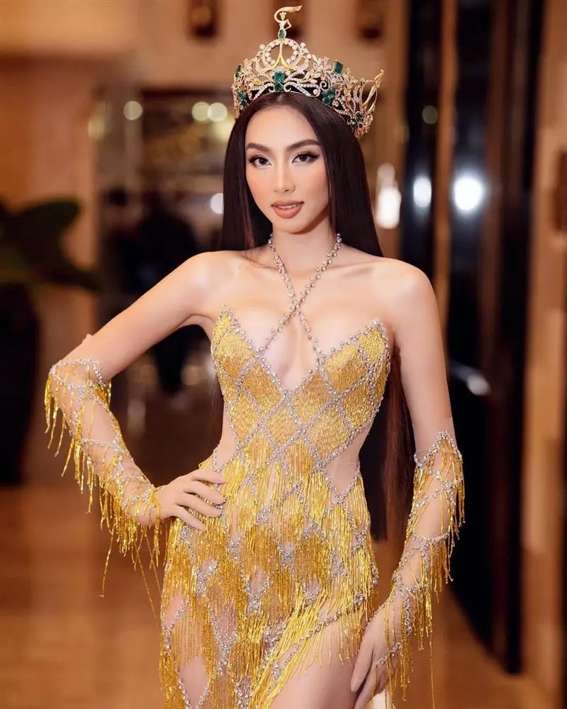 Chủ tịch Miss Grand International hé lộ thu nhập khủng của Hoa hậu Thùy Tiên