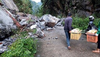 3 bản đồng bào Rục ở Quảng Bình bị cô lập do sạt lở núi đá vôi
