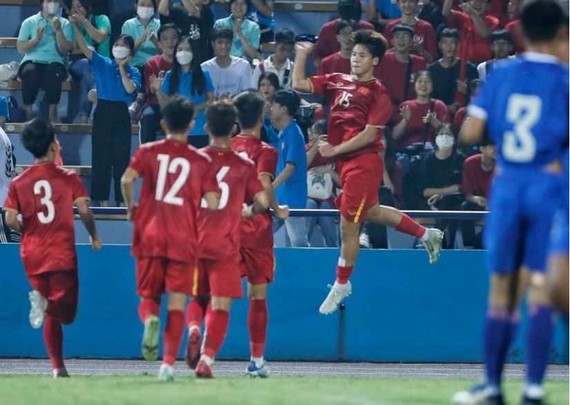 Bóng đá Việt Nam hạng nhì châu Á vượt qua cả Trung Quốc