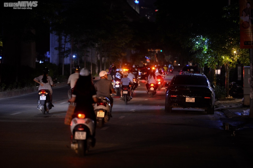 Yên Lãng - con đường suốt 10 năm không được bật đèn giữa thủ đô Hà Nội