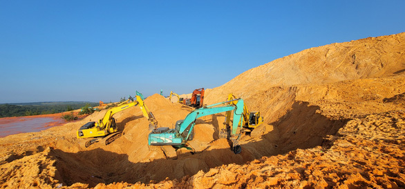 Bình Thuận: Sập mỏ titan, 4 công nhân bị chôn vùi, đã tìm thấy 1 thi thể