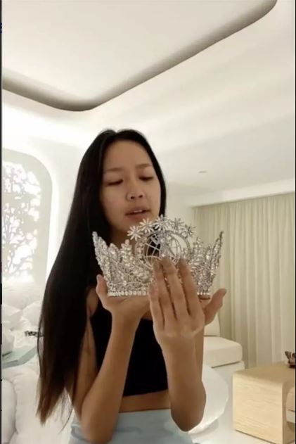 Miss Intercontinental 2022 Bảo Ngọc khoe cận vương miện 8 tỷ khiến ai cũng trầm trồ
