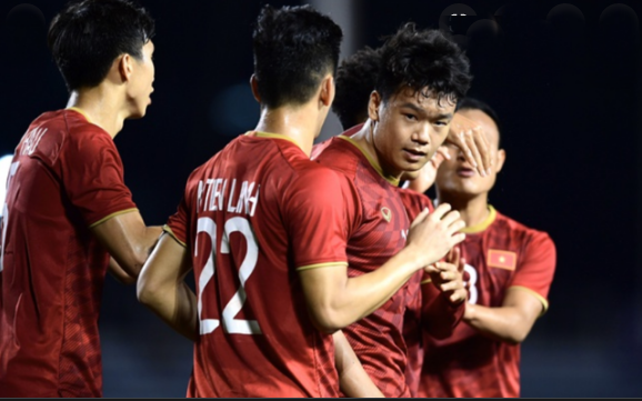 3 tuyển thủ Việt Nam lọt mắt xanh của đại gia bóng đá Malaysia