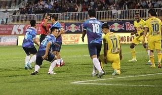 Trưởng ban trọng tài nói gì về tình huống Penalty trận HAGL – Bình Định?