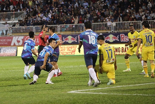 Trưởng ban trọng tài chưa bình luận về tình huống Penalty trận HAGL – Bình Định
