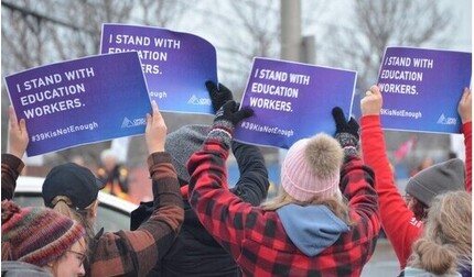 Hàng trăm trường Canada đóng cửa vì nhân viên đình công