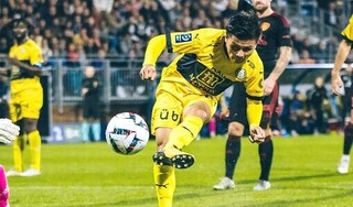 Quang Hải lập hattrick bàn thắng trước trận derby nước Pháp