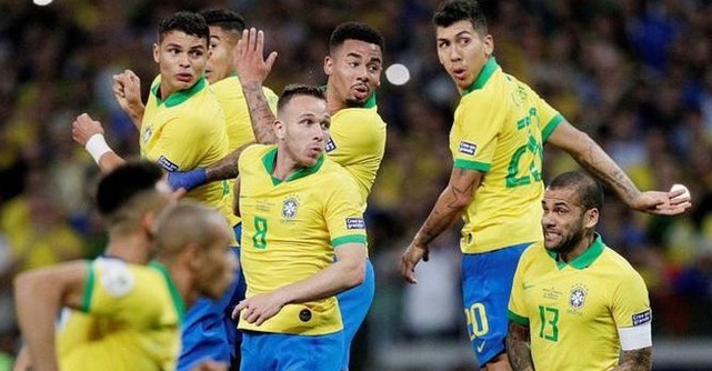 CĐV Brazil phản đối Dani Alves dự World Cup 2022