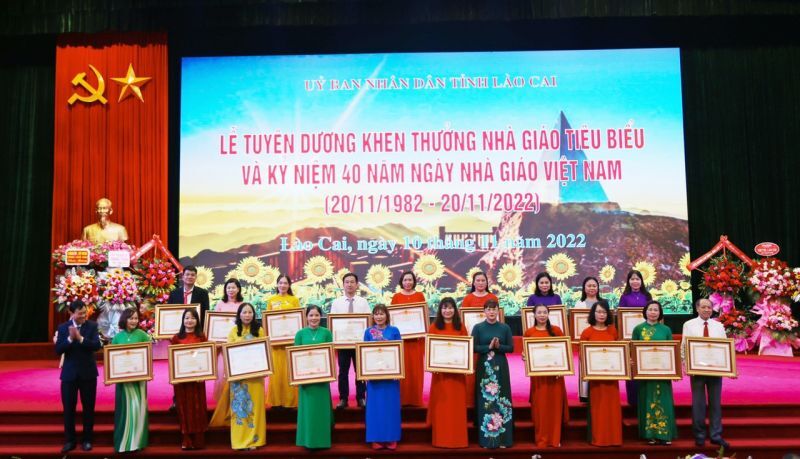 Tuyên dương, khen thưởng 550 nhà giáo tiêu biểu ở Lào Cai