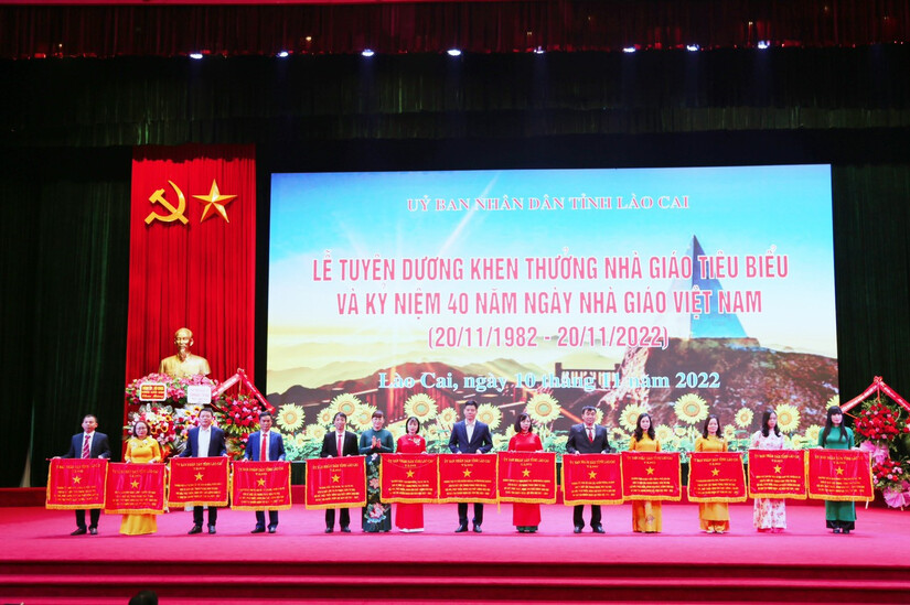 Tuyên dương, khen thưởng 550 nhà giáo tiêu biểu ở Lào Cai