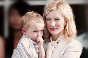 Học hỏi minh tinh Cate Blanchett 4 phương pháp nuôi dạy con nên người
