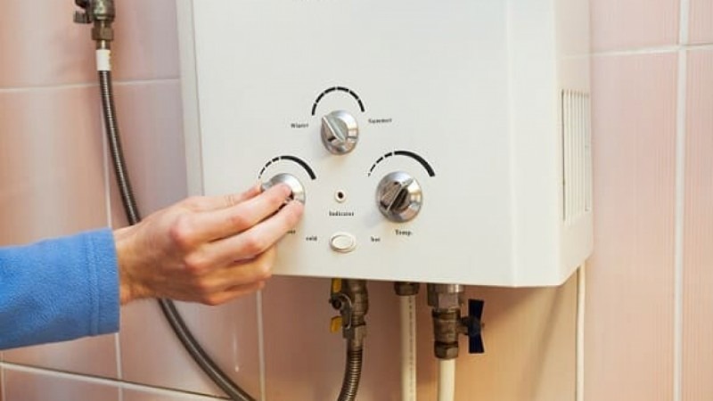 Sau vụ bé trai tử vong trong nhà tắm vì rò điện, sử dụng bình nóng lạnh thế nào cho an toàn?