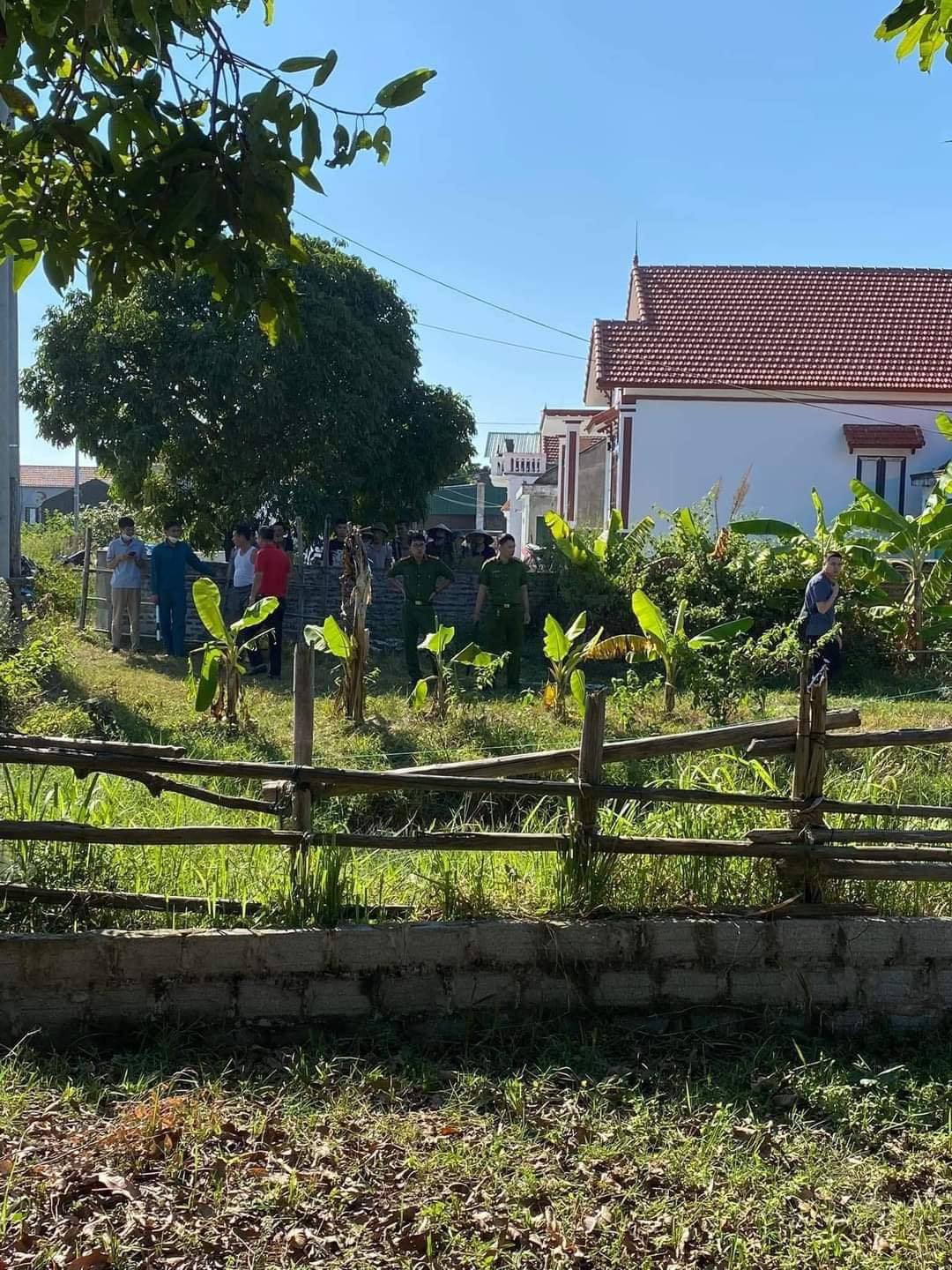 Án mạng kinh hoàng ở Quảng Ninh: Chém hàng xóm tử vong, lấy chăn trùm kín thi thể, rồi đi tự thú