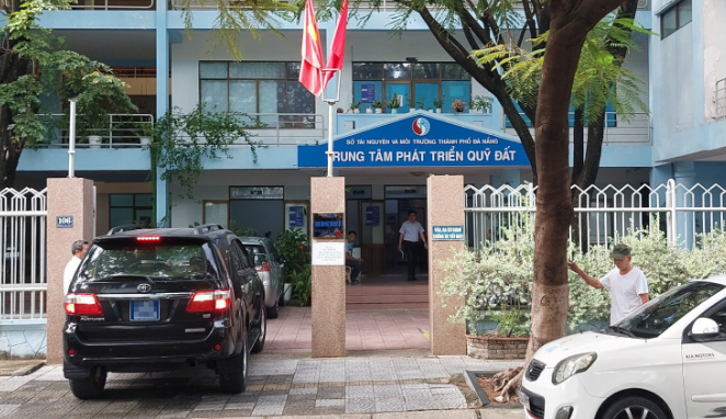Kỷ luật cán bộ Trung tâm quỹ đất Đà Nẵng ném tiền lẻ ở quán bún bò