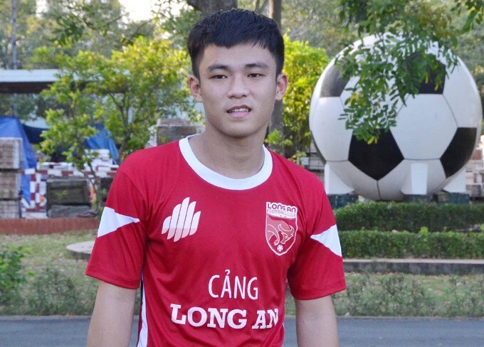 Cuộc sống hiện tại của cựu thần đồng bóng đá Thái Sung