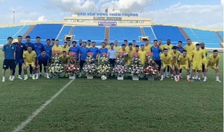 Các cầu thủ Nam Định tri ân những người thầy nhân ngày nhà giáo Việt Nam