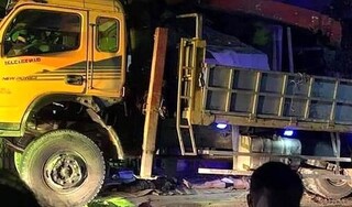 Thanh Hóa: Đâm trực diện vào xe tải, 3 người đi xe máy tử vong tại chỗ