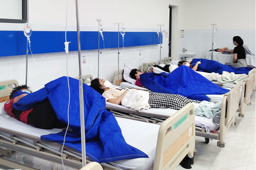 Hàng trăm học sinh nhập viện cấp cứu, nghi bị ngộ độc thực phẩm
