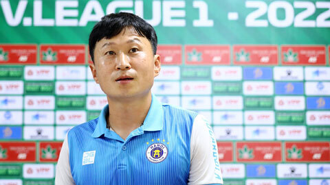 Hà Nội FC tìm HLV châu Âu thay thế ông Chun Jae Ho