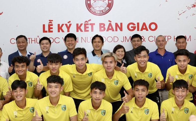 Các ngôi sao của Nutifood JMG sắp được thử lửa ở V.League